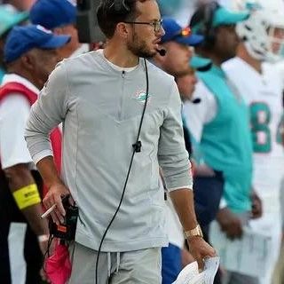 Mike McDaniel Height: How Tall is the Dolphins Coach